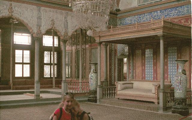 Topomaki Palace